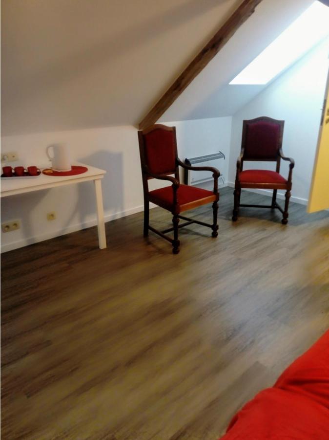 La Vieille Tour Hotel Hotton Buitenkant foto