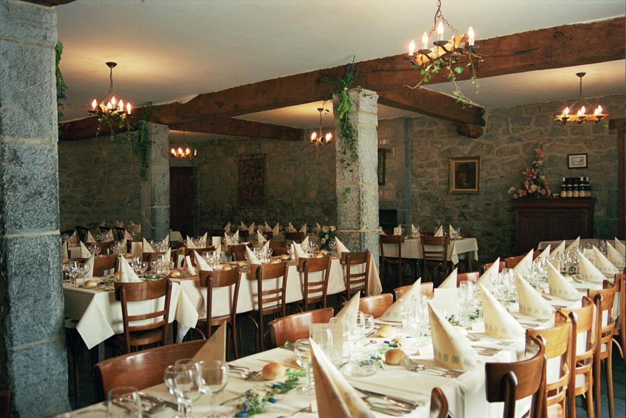 La Vieille Tour Hotel Hotton Buitenkant foto